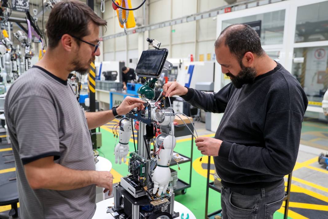 Konya'da insansı robotlar üretiliyor: Yakında vatandaşlara tanıtılacak 9